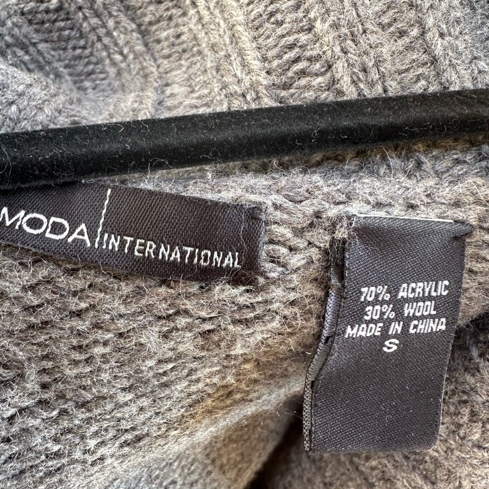 Gray Wool Blend Pullover Sweater! Good Condition! - image 3